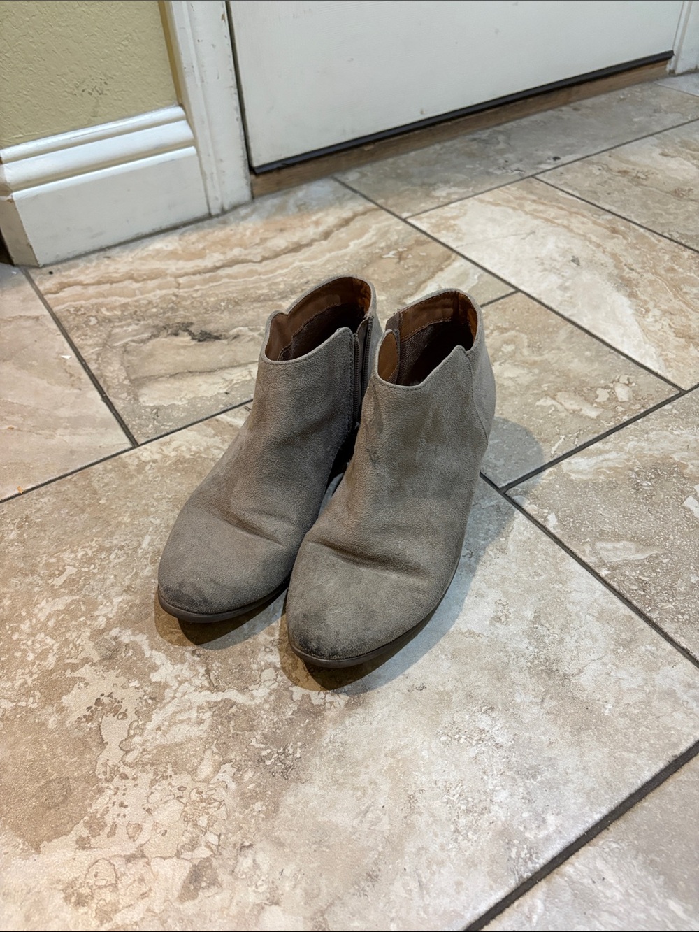 Women's Suede Ankle Boots - Gray